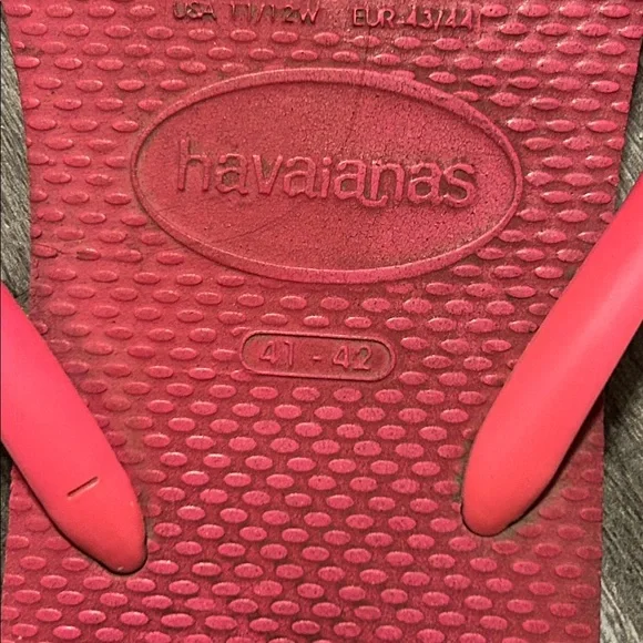 Havaianas Vibrant Pink Sandals - Picture 5 of 7
